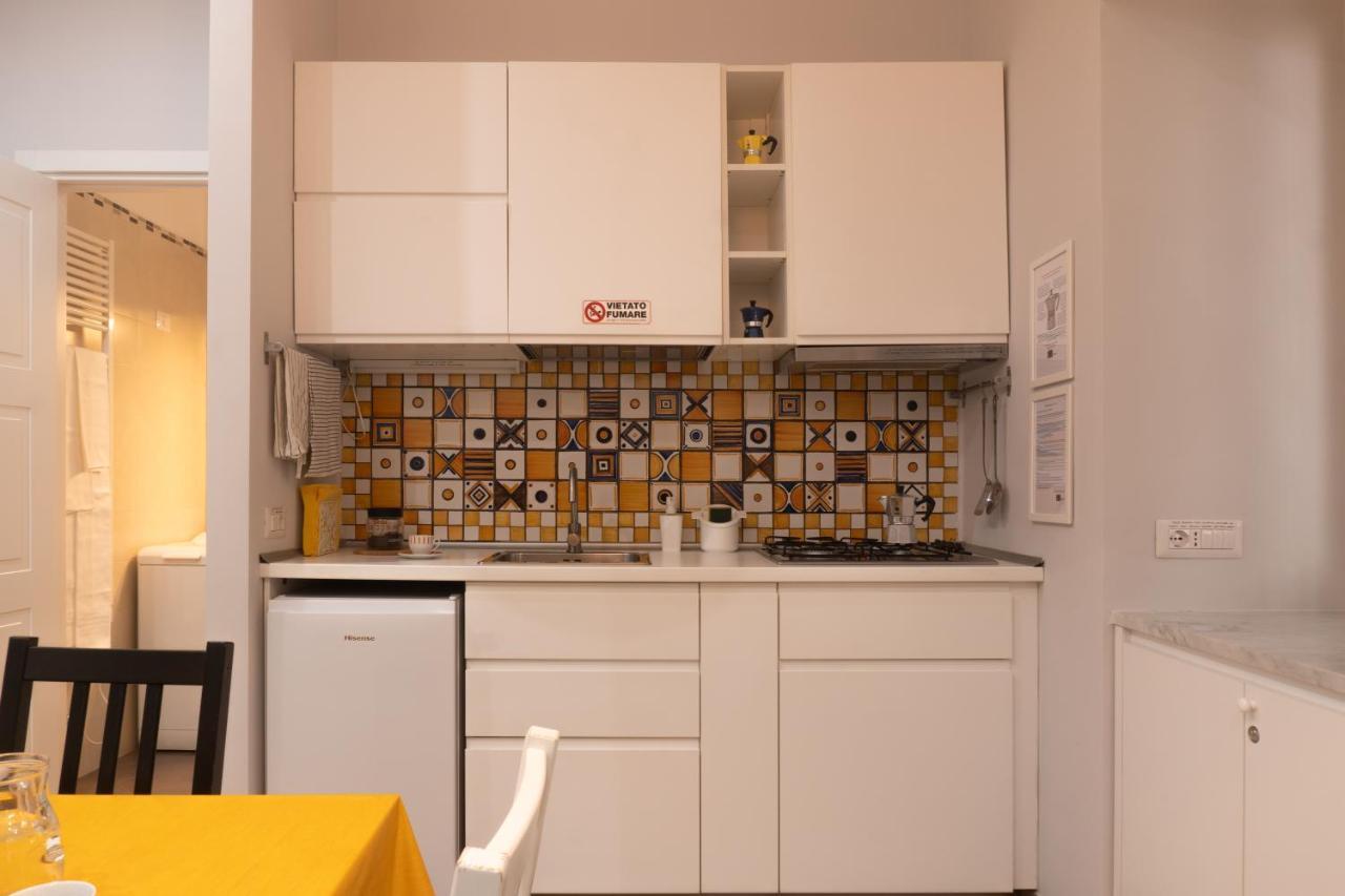 Casa Amato_2_Regina Giovanna Napoli Esterno foto