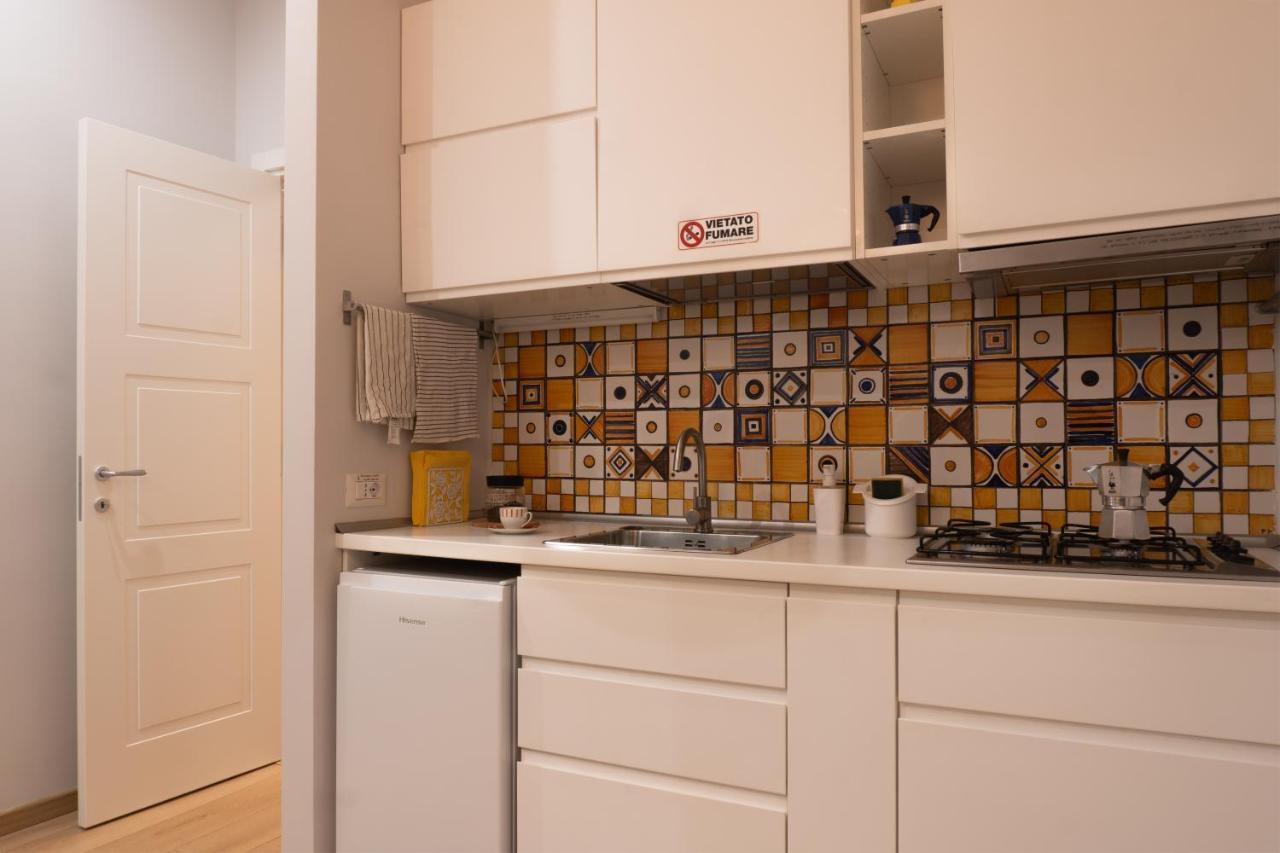 Casa Amato_2_Regina Giovanna Napoli Esterno foto